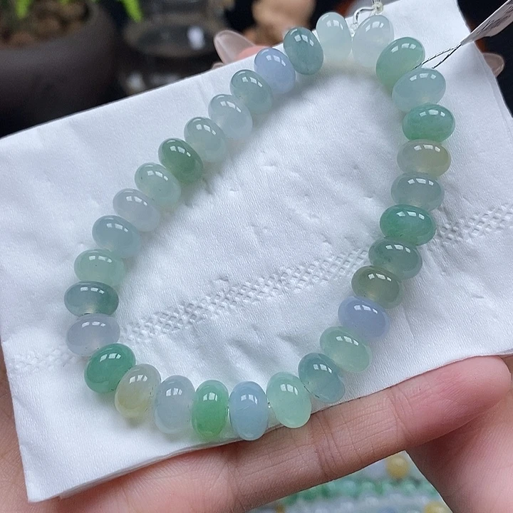 翡翠挂件未镶嵌珠链