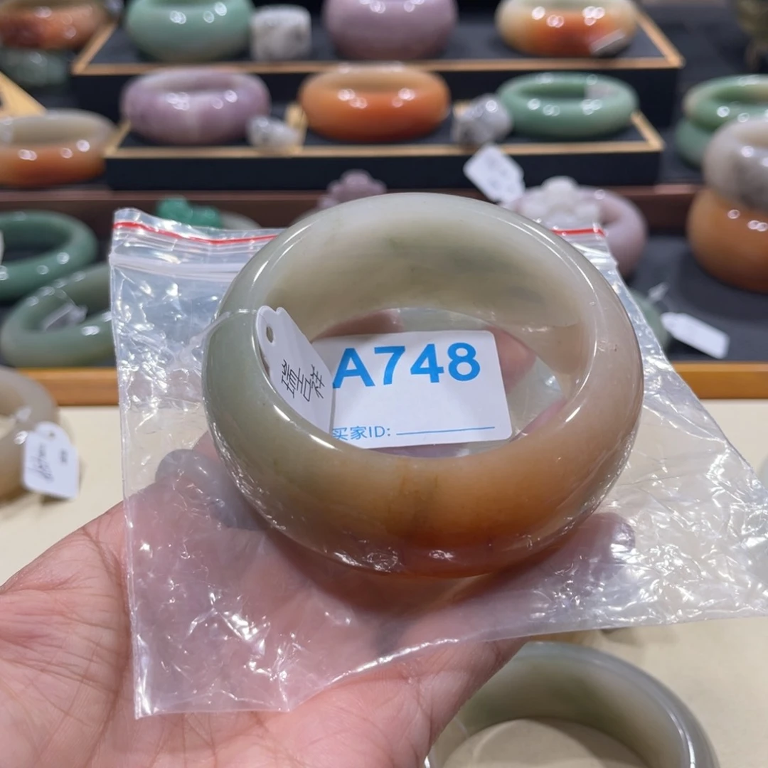 未镶嵌手镯石英岩玉小*