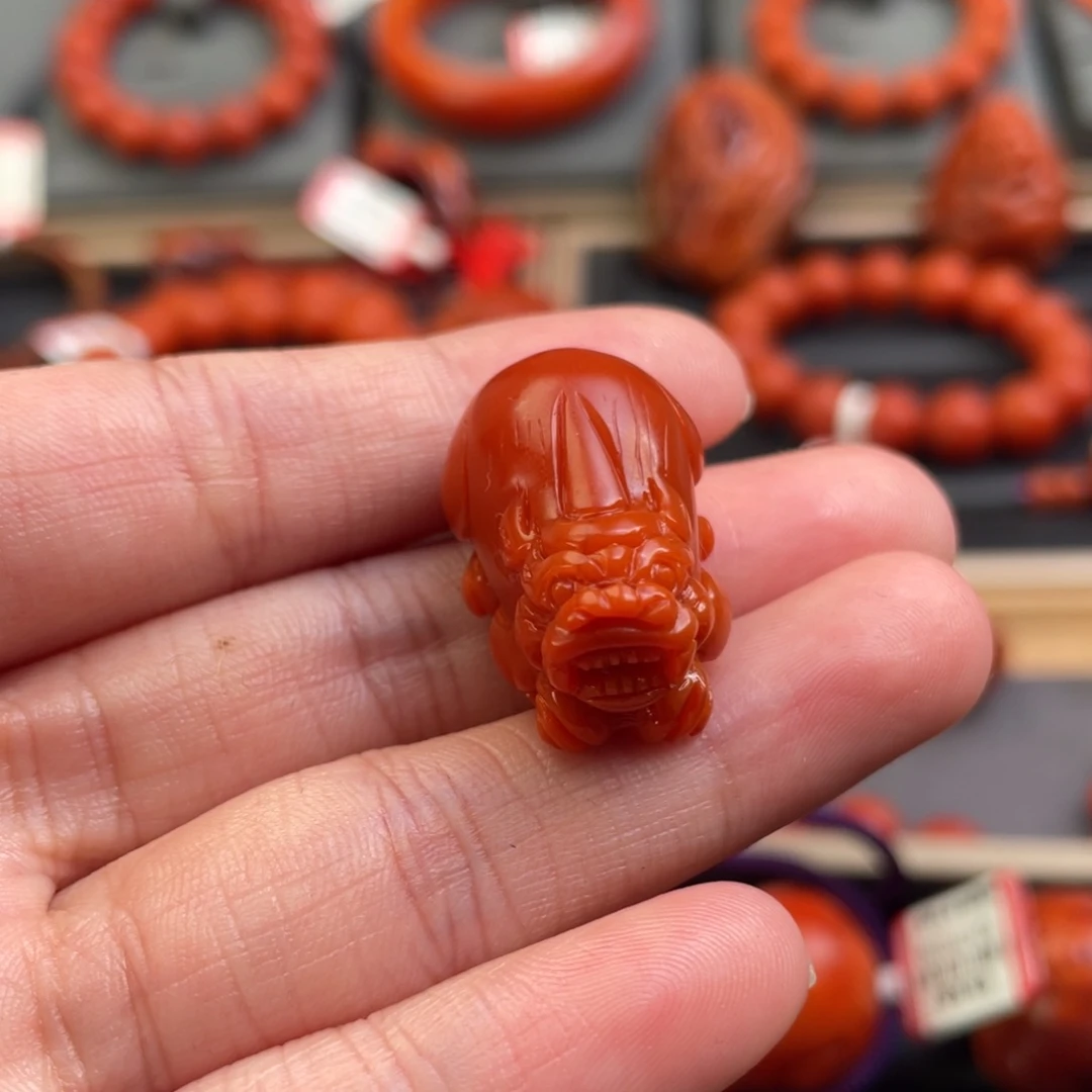南红玛瑙雕刻貔貅未镶嵌