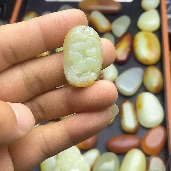 颈饰未镶嵌和田玉