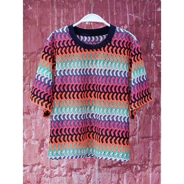 【韩哥女装】多巴胺彩色条纹镂空时尚休闲T恤9569