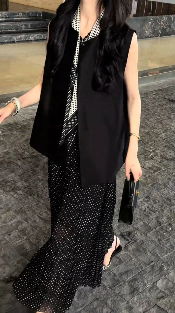 老钱风马甲套装女夏季2025新款高级感气质女神范波点半身裙两件套