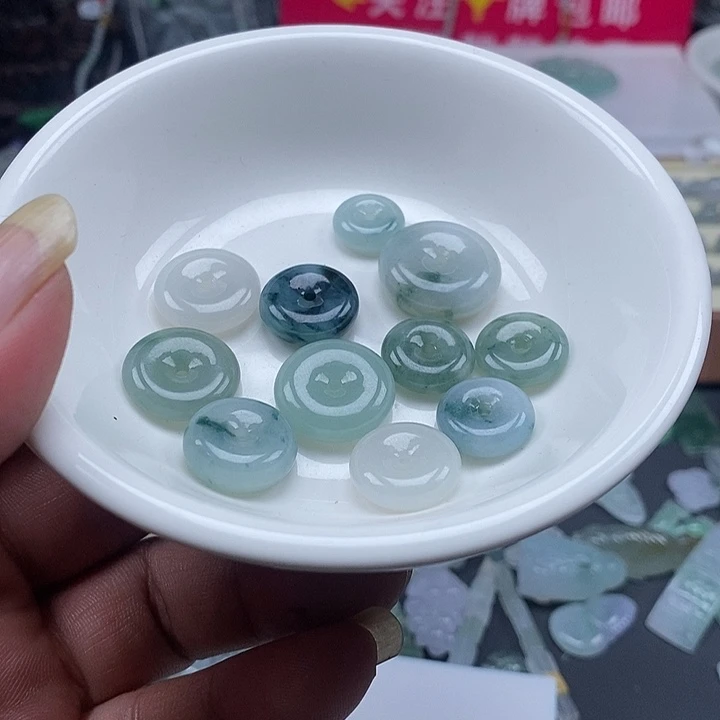 吊坠(不含链)未镶嵌翡翠一个50