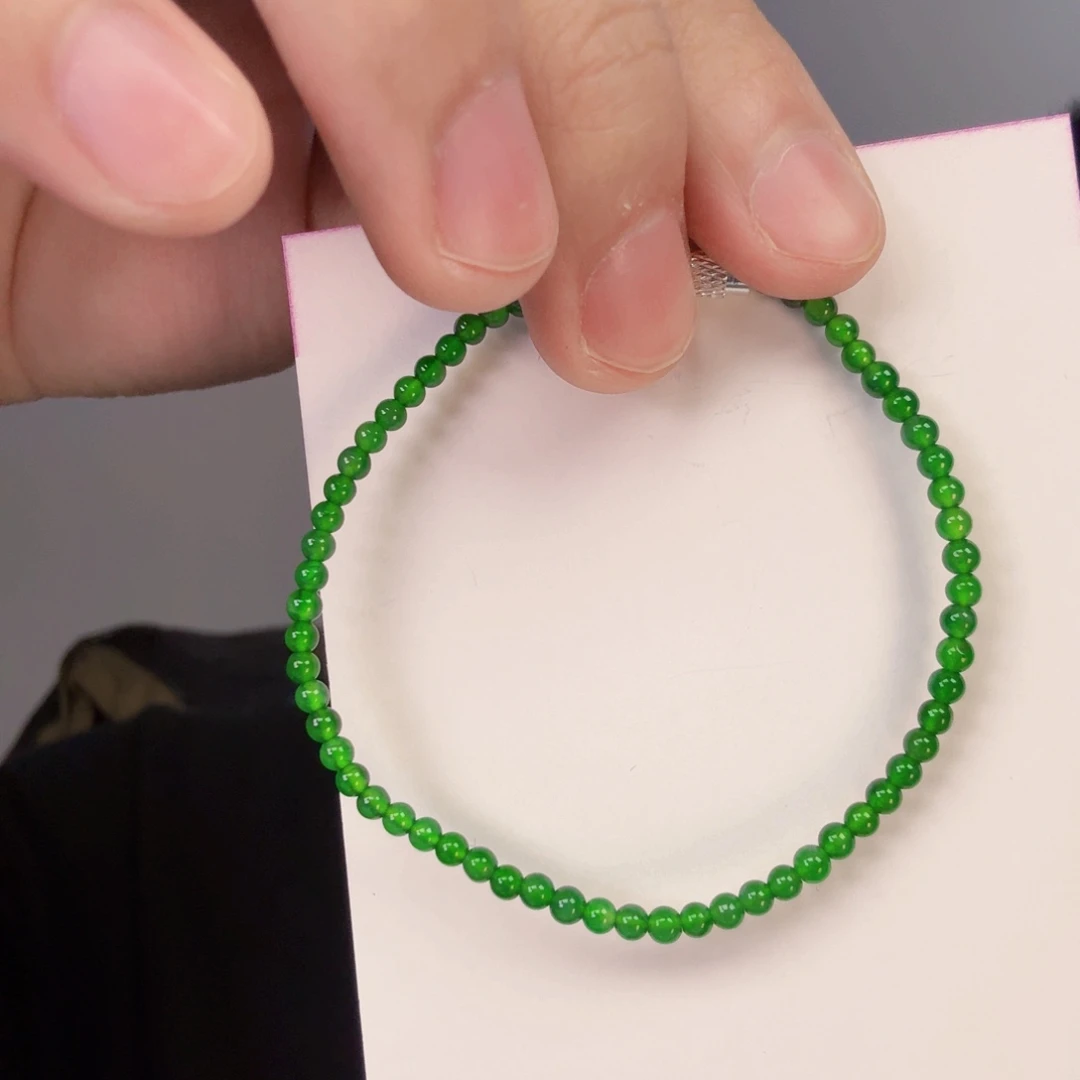 翡翠颈饰未镶嵌一件