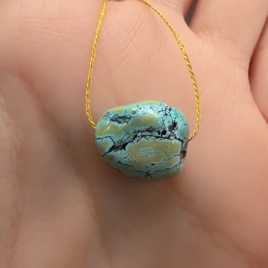 绿松石未镶嵌颈饰