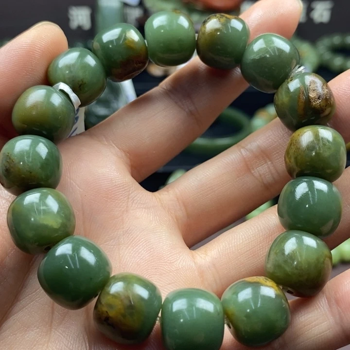 岫岩河磨玉（透闪石质玉）未镶嵌颈饰