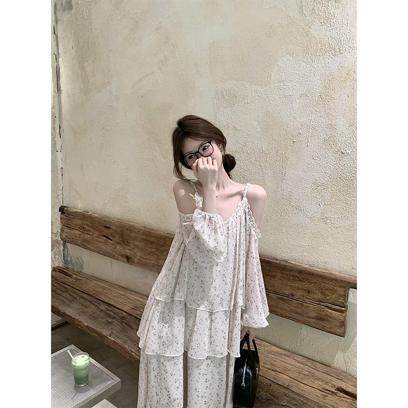 连衣裙女法式一字肩度假碎花文雅吊带长袖裙子宽松气质设计感长裙