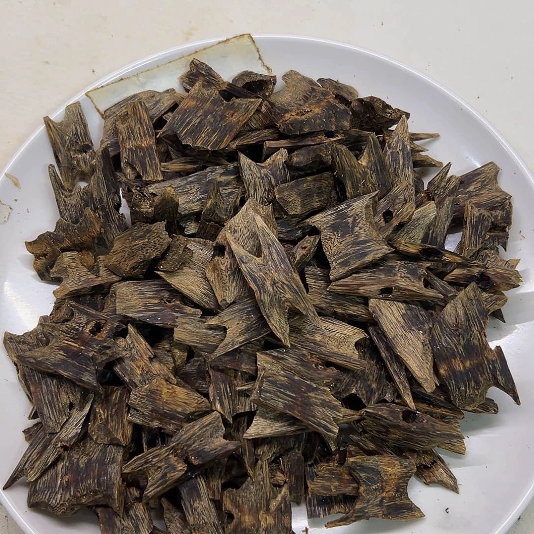 沉香沉香碎屑金莎叶高油块料100克