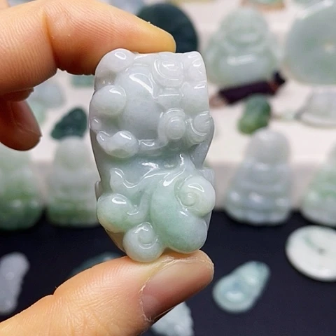 翡翠颈饰未镶嵌吊坠