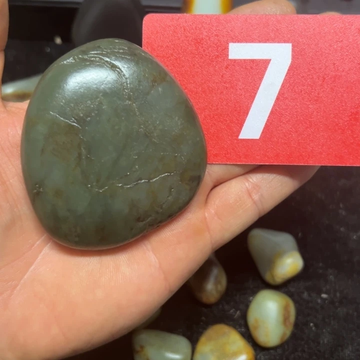 和田玉（糖玉）未镶嵌挂件