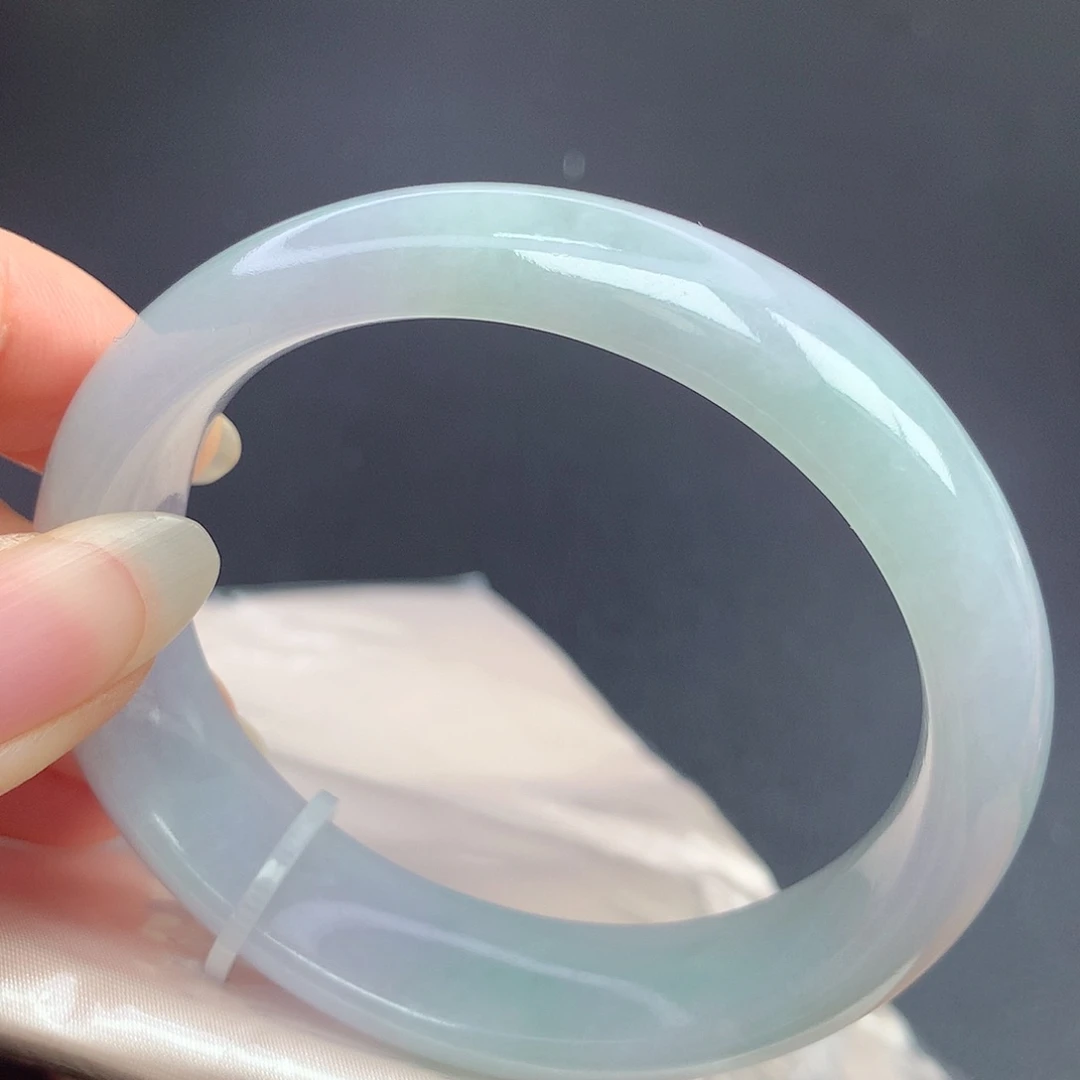 翡翠未镶嵌手镯（贵妃镯）56.5圈口