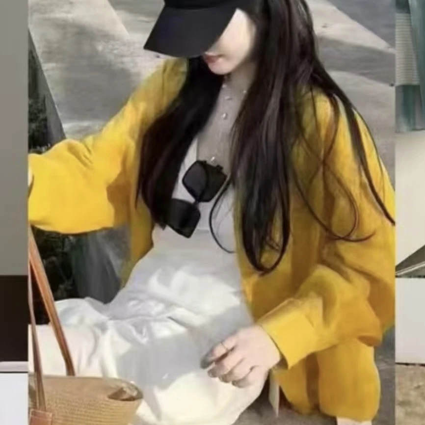 2025新款百搭显瘦背后开叉扣子特色衬衣