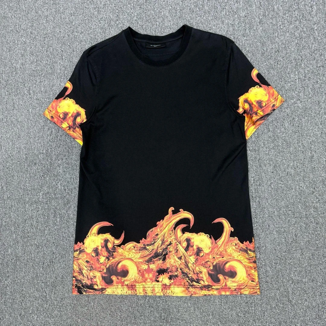 95新 Givenchy/纪梵希 14319636纪梵希 黑色火焰下摆短袖 S码95新