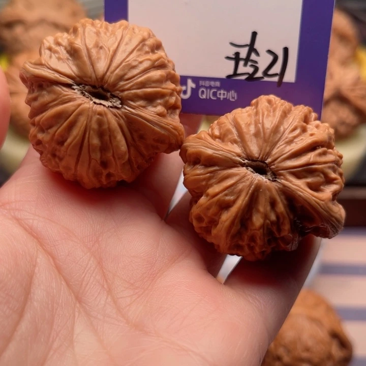 吊坠文玩核桃?****发文玩核桃21