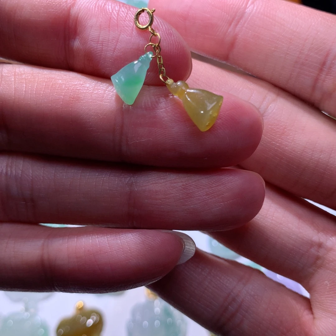 翡翠18K金镶嵌颈饰提溜