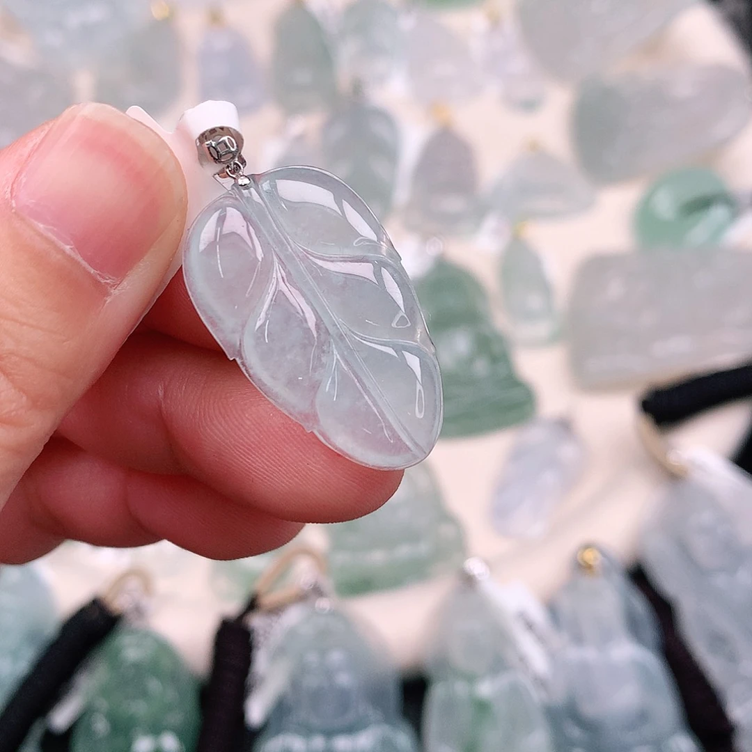 翡翠颈饰18K金镶嵌冰蓝叶子27*17*4