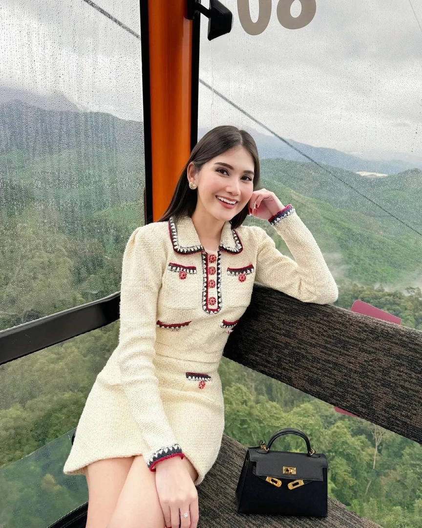 （雯雯家）沈梦辰同款小香风编织翻领亮片钻扣长袖套装