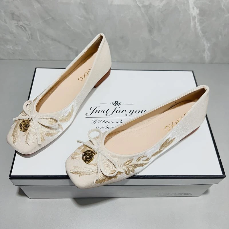 复古新中式国风低跟单鞋女浅口缎面刺绣粗跟旗袍软底汉服豆豆瓢鞋