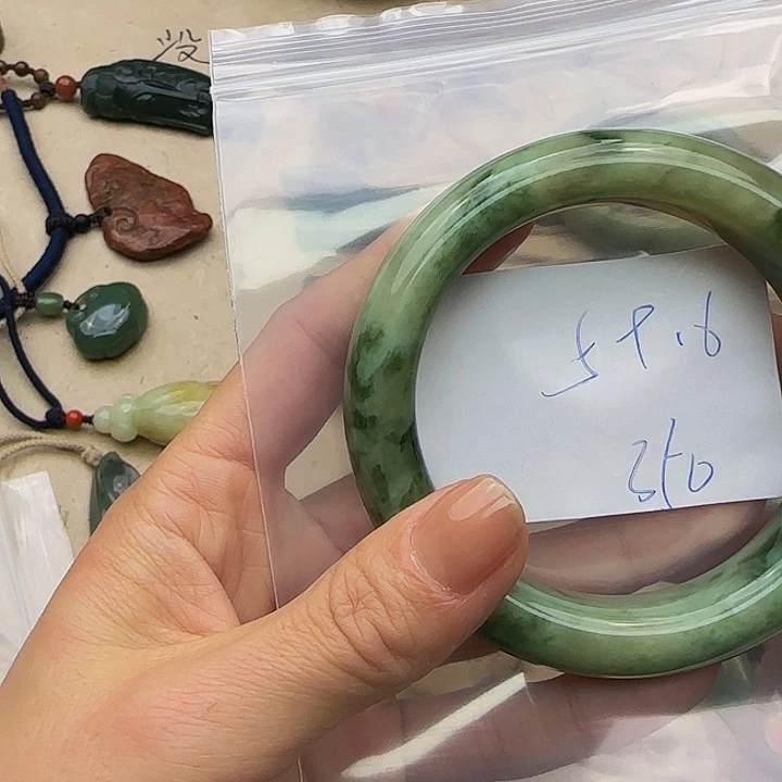 *****蛇纹石玉未镶嵌手镯