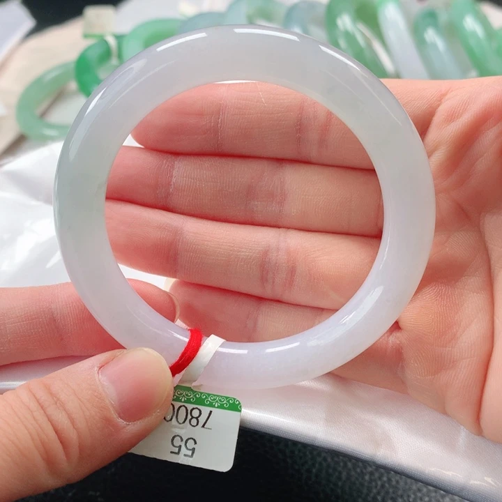 翡翠手镯未镶嵌泡*糖