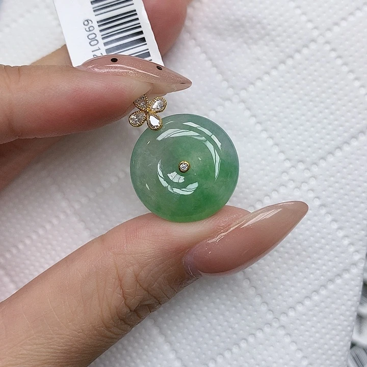 颈饰18K金镶嵌翡翠