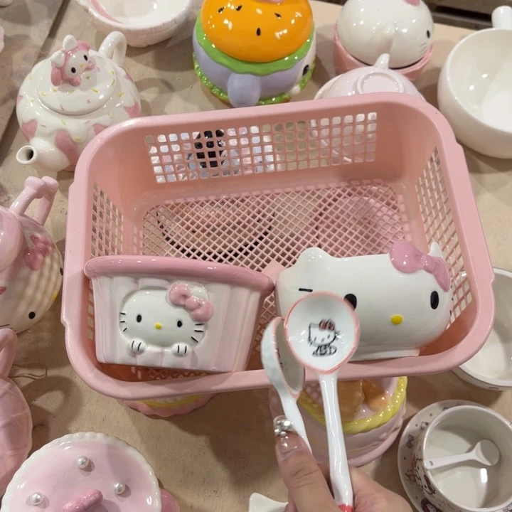 紫砂在外面吃了饭在回你电话