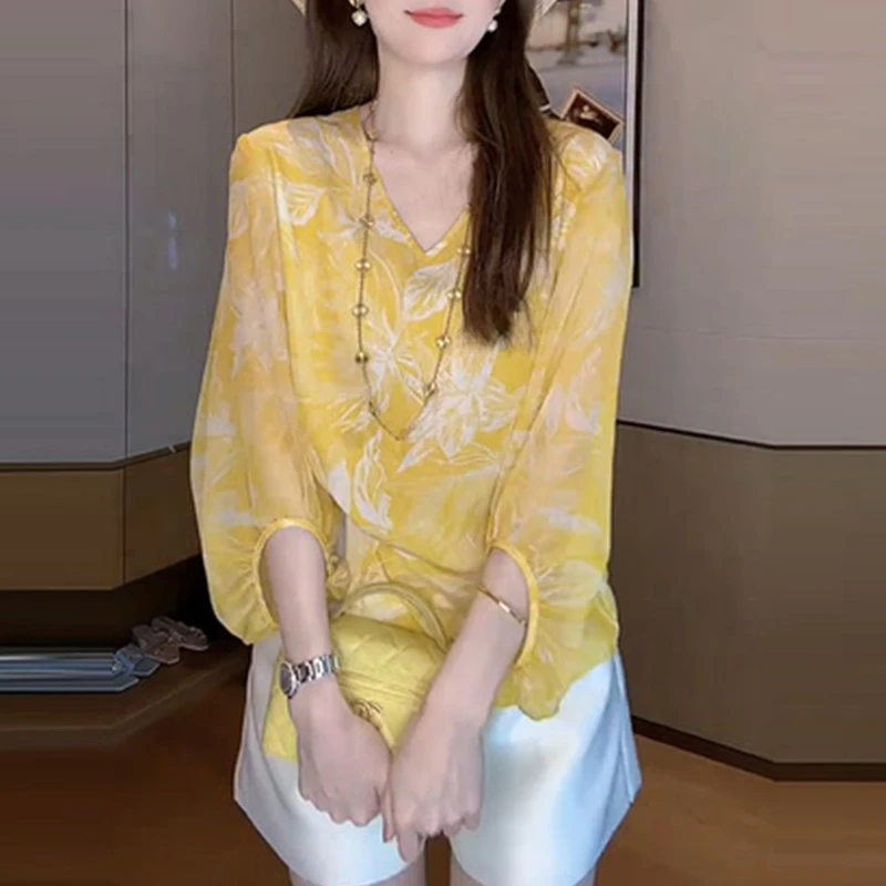 复古洋气黄色碎花防晒衬衫女夏季新款宽松显瘦衬衣气质印花上衣潮