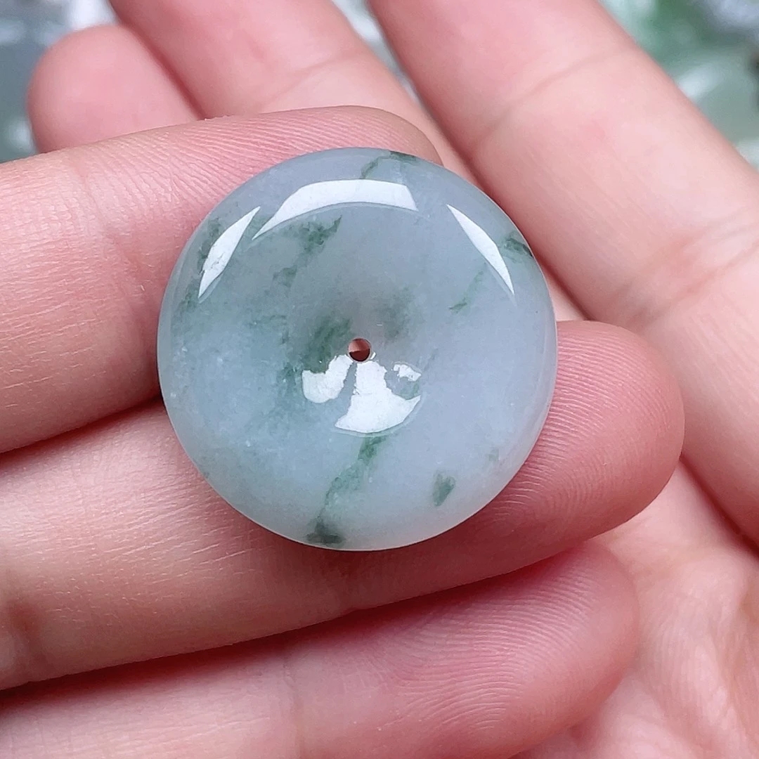 翡翠未镶嵌颈饰平安扣