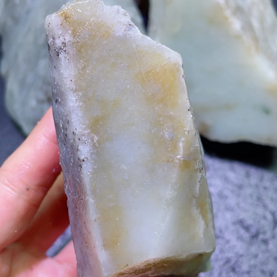 和田玉未镶嵌珠宝半成品