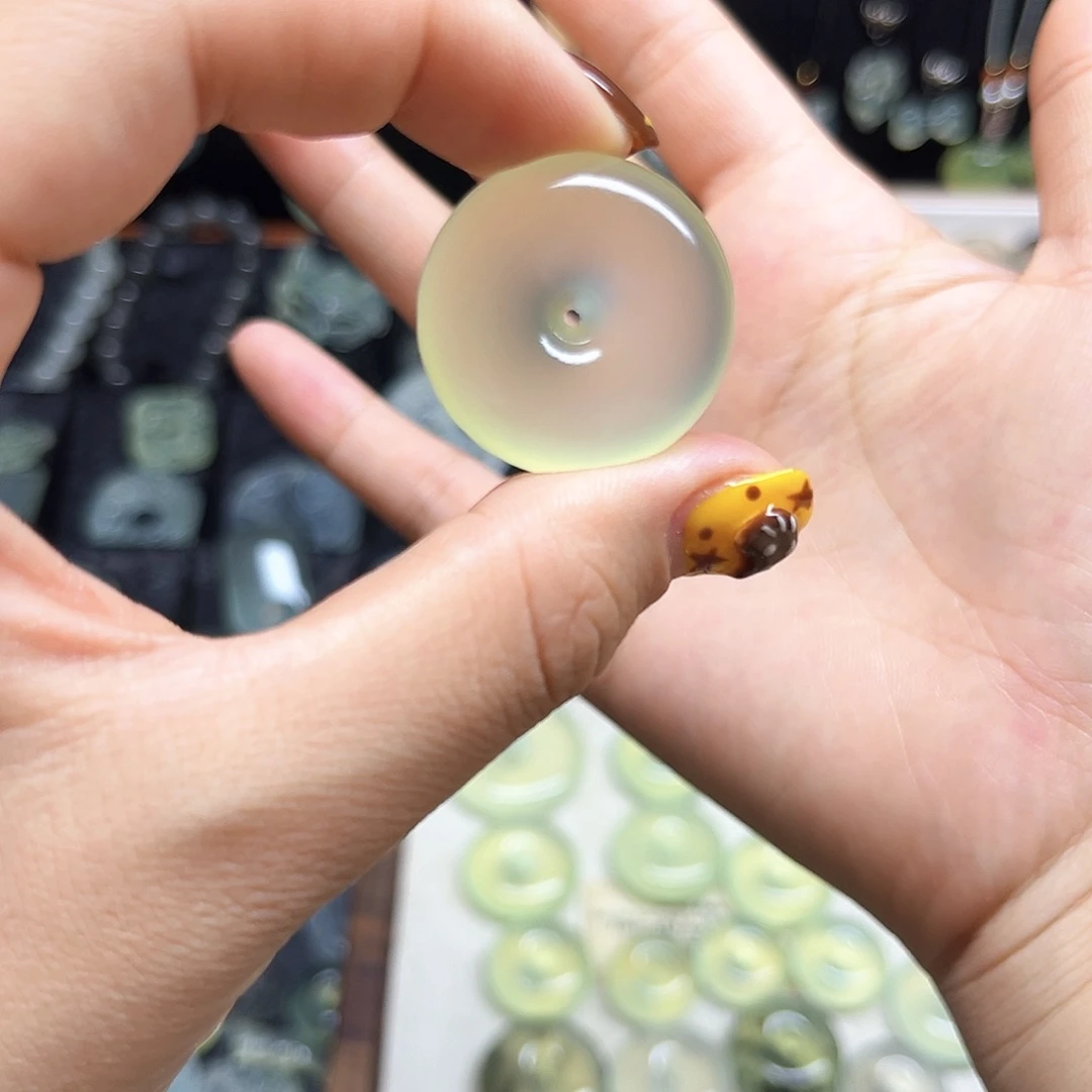 蛇纹石玉未镶嵌吊坠(赠链)