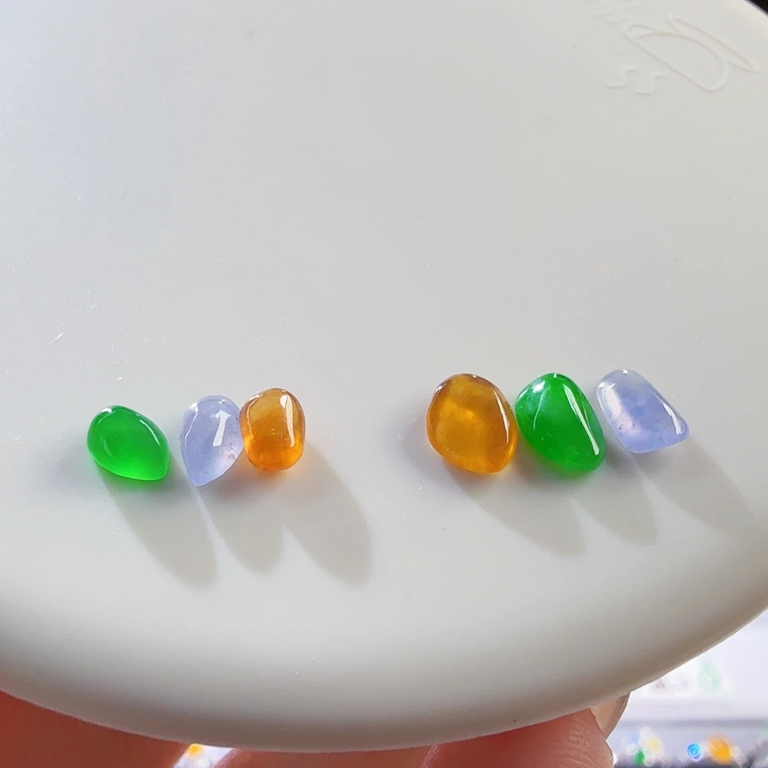 翡翠未镶嵌颈饰二选一