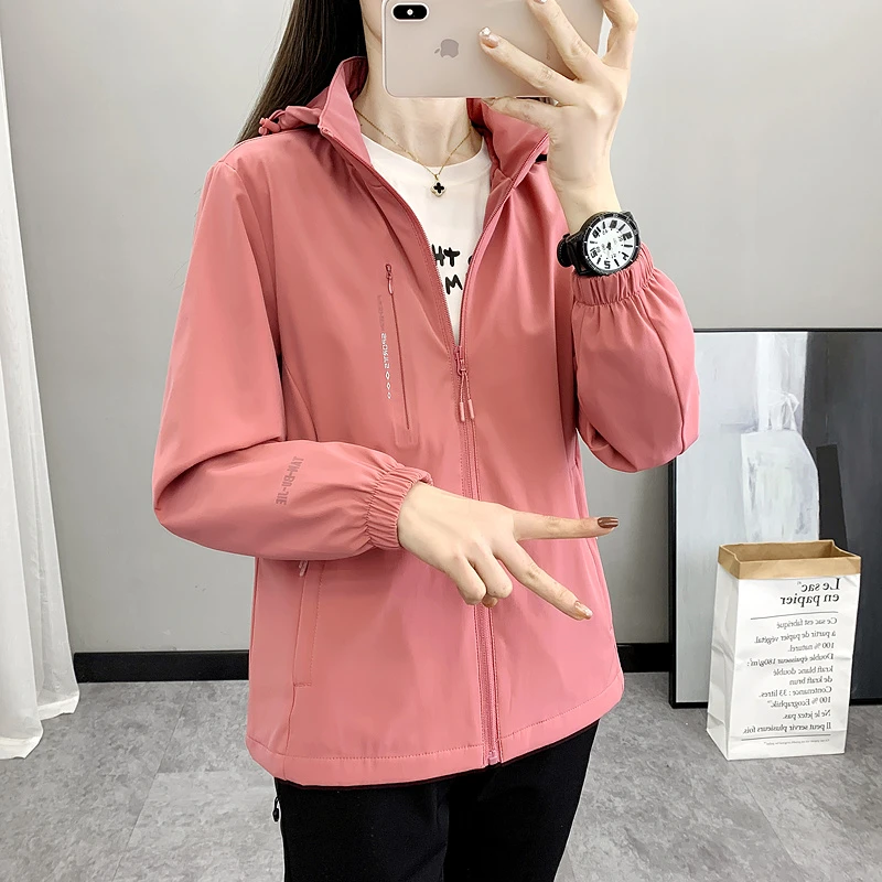 2025新款春秋外套女薄款冲锋衣防风防水外套单层夹克休闲时尚潮流