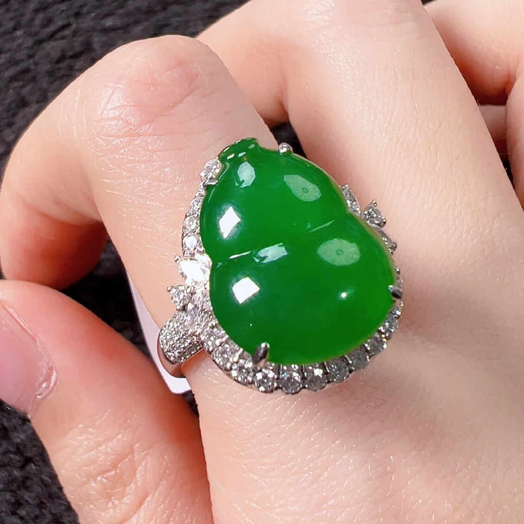 翡翠戒指18K金镶嵌小*菊签收后24小时鉴赏期