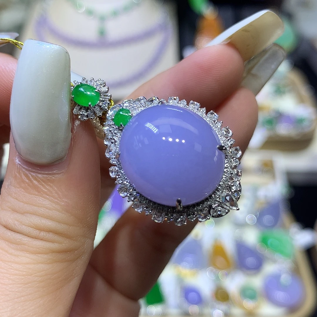 翡翠18K金镶嵌颈饰