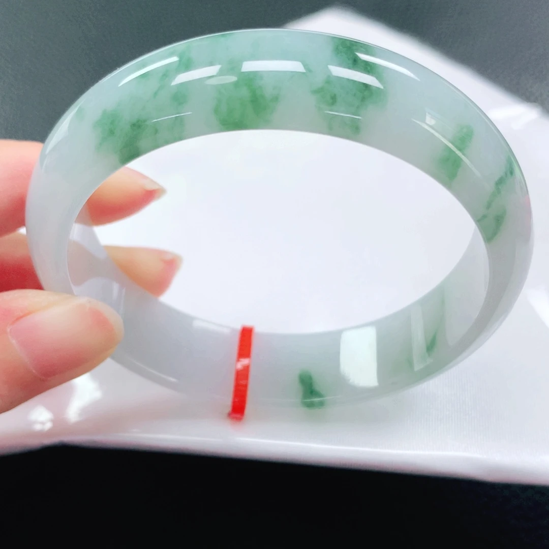 翡翠手镯未镶嵌58圈