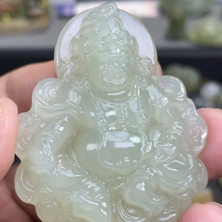 和田玉未镶嵌颈饰天**?