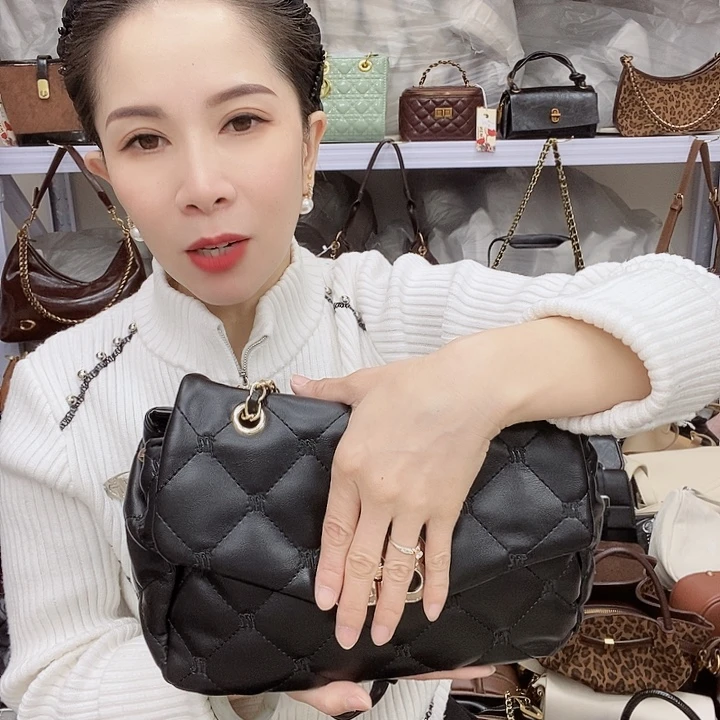 蚕丝小牛剖层皮革PU