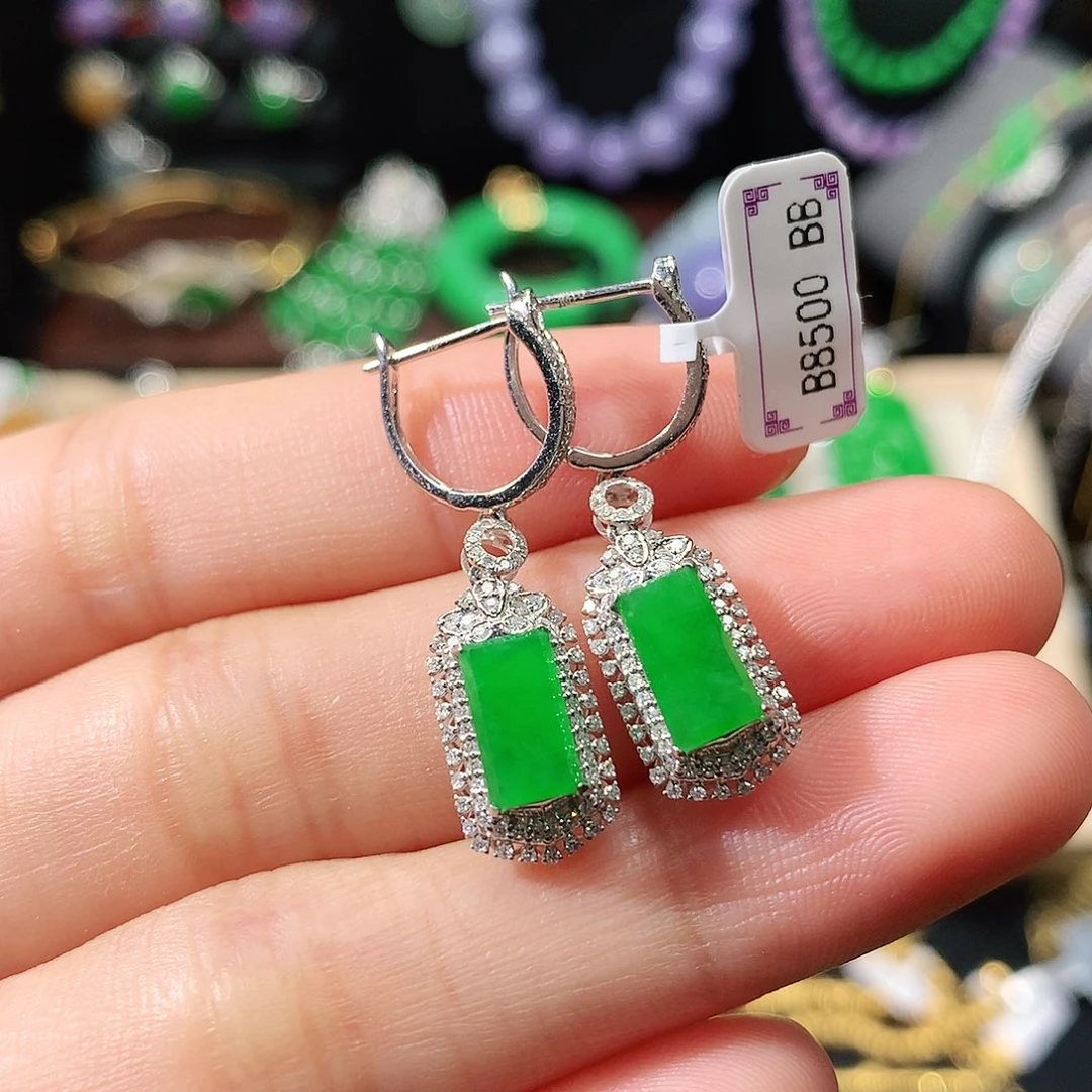 翡翠18K金镶嵌耳饰