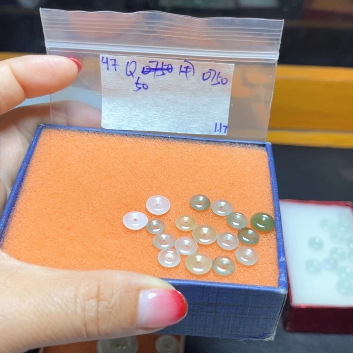 定制翡翠未镶嵌0****j不