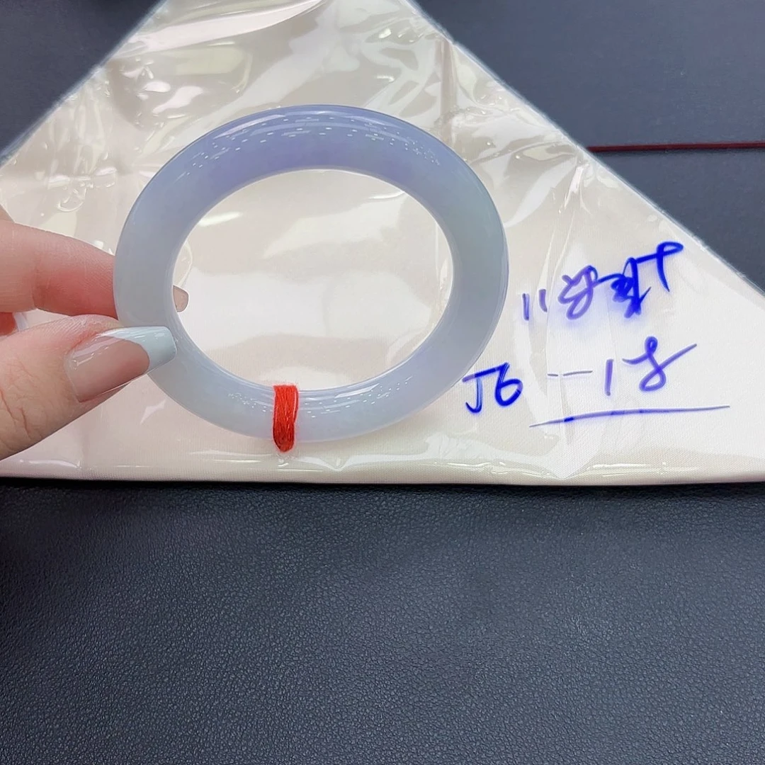 翡翠手镯未镶嵌手镯