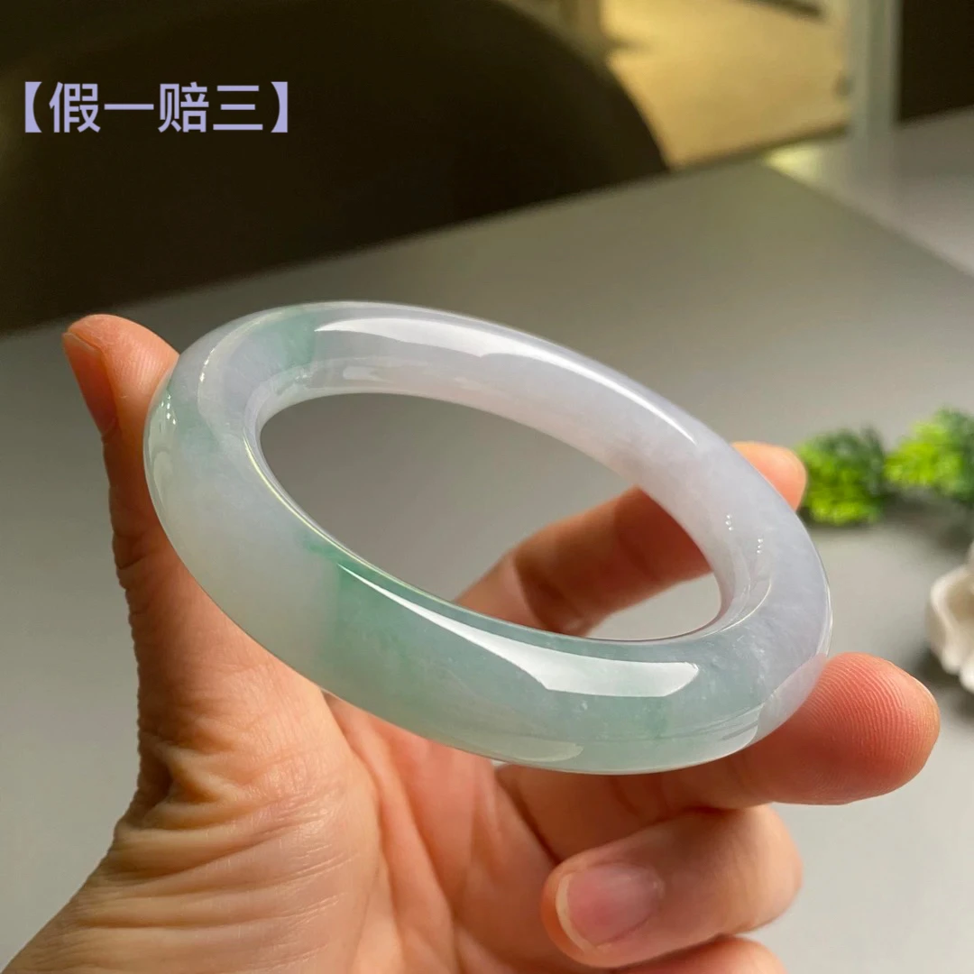 翠亿诚圆条糯冰绿花翡翠手镯 飘绿花温婉细致