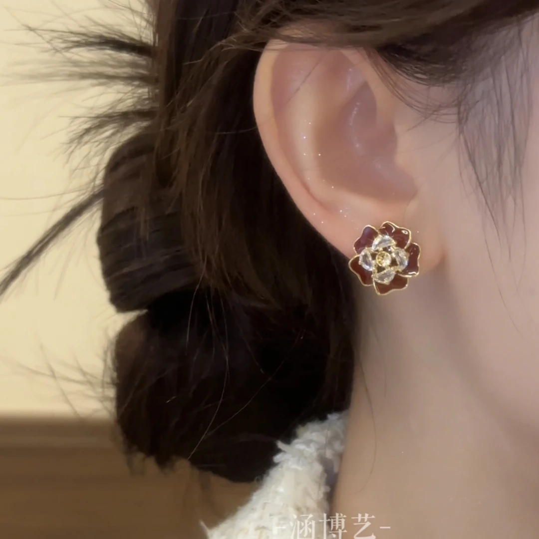 铜合金耳饰 新款山茶花显白精致无耳洞蚊香盘耳夹