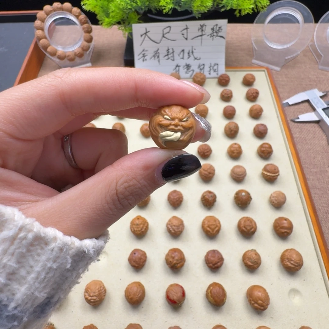 猴头核桃吊坠新款舔僧