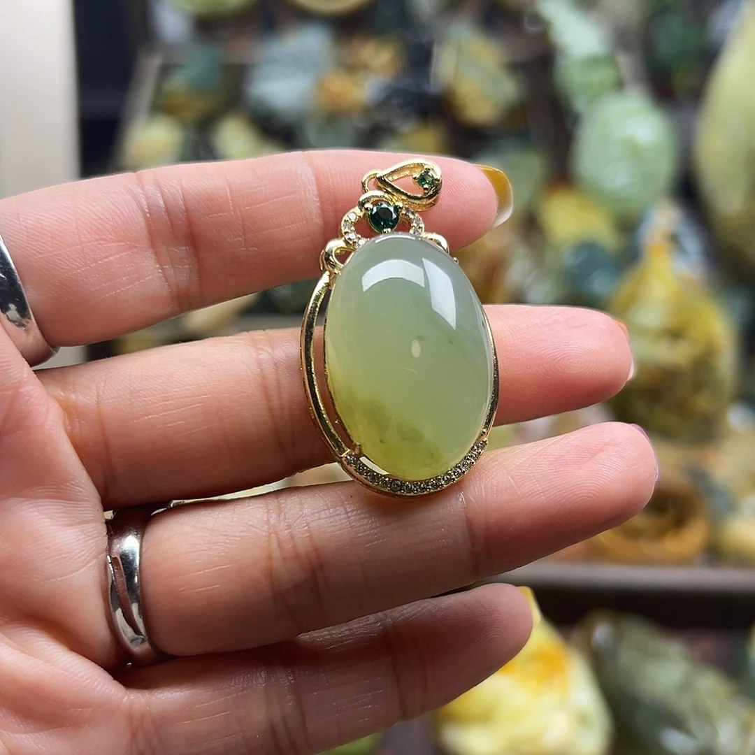 岫玉未镶嵌颈饰岫玉水墨挂坠不是银托