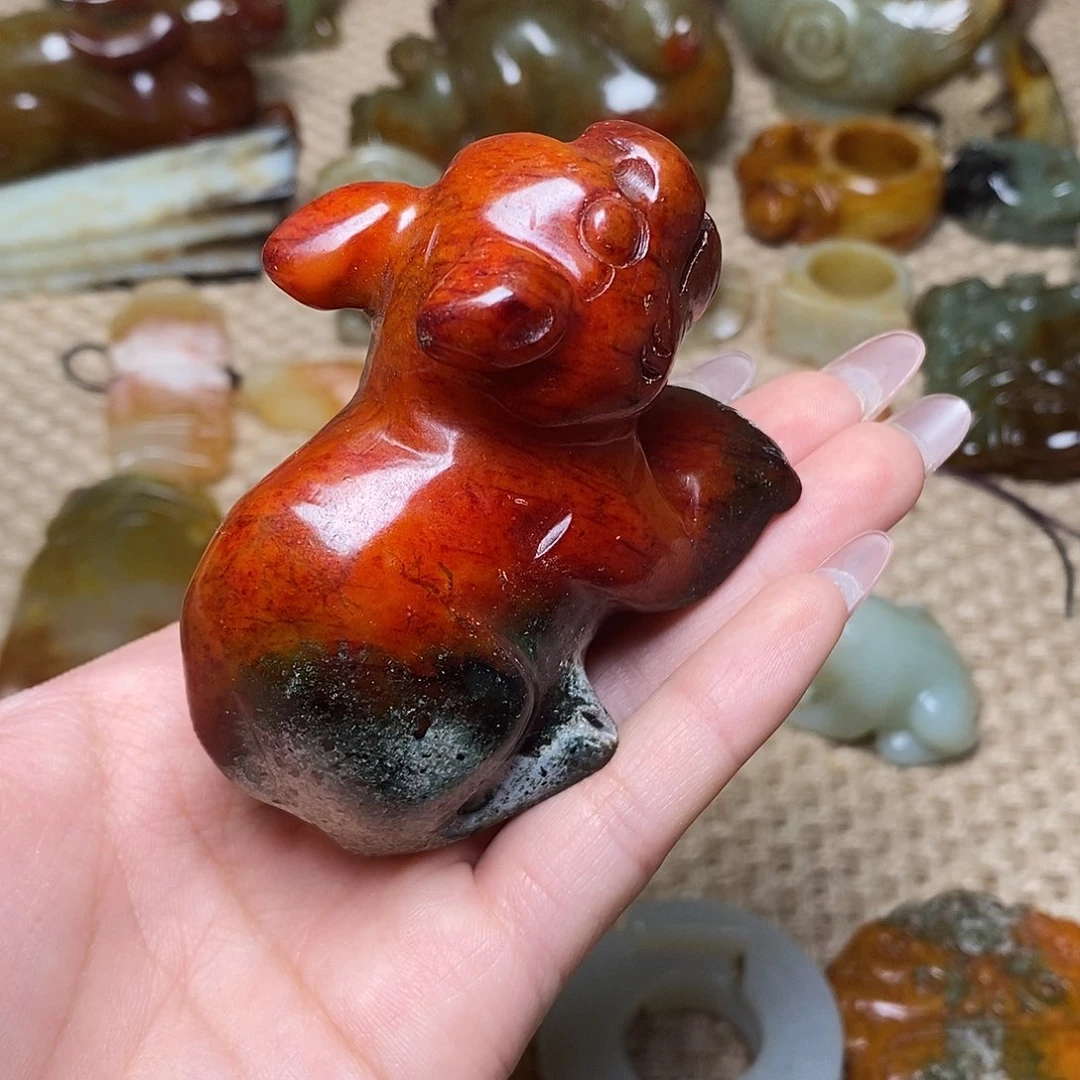 蛇纹石玉未镶嵌颈饰