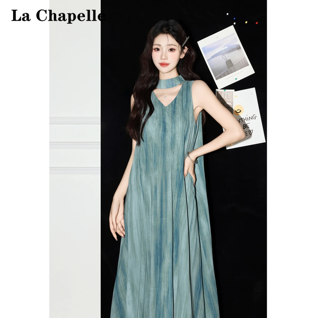 拉夏贝尔度假风扎染挂脖连衣裙女2025夏新款气质修身v领无袖长裙