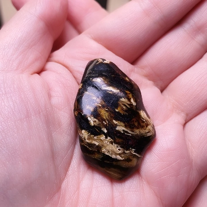 琥珀未镶嵌裸石抚顺琥珀