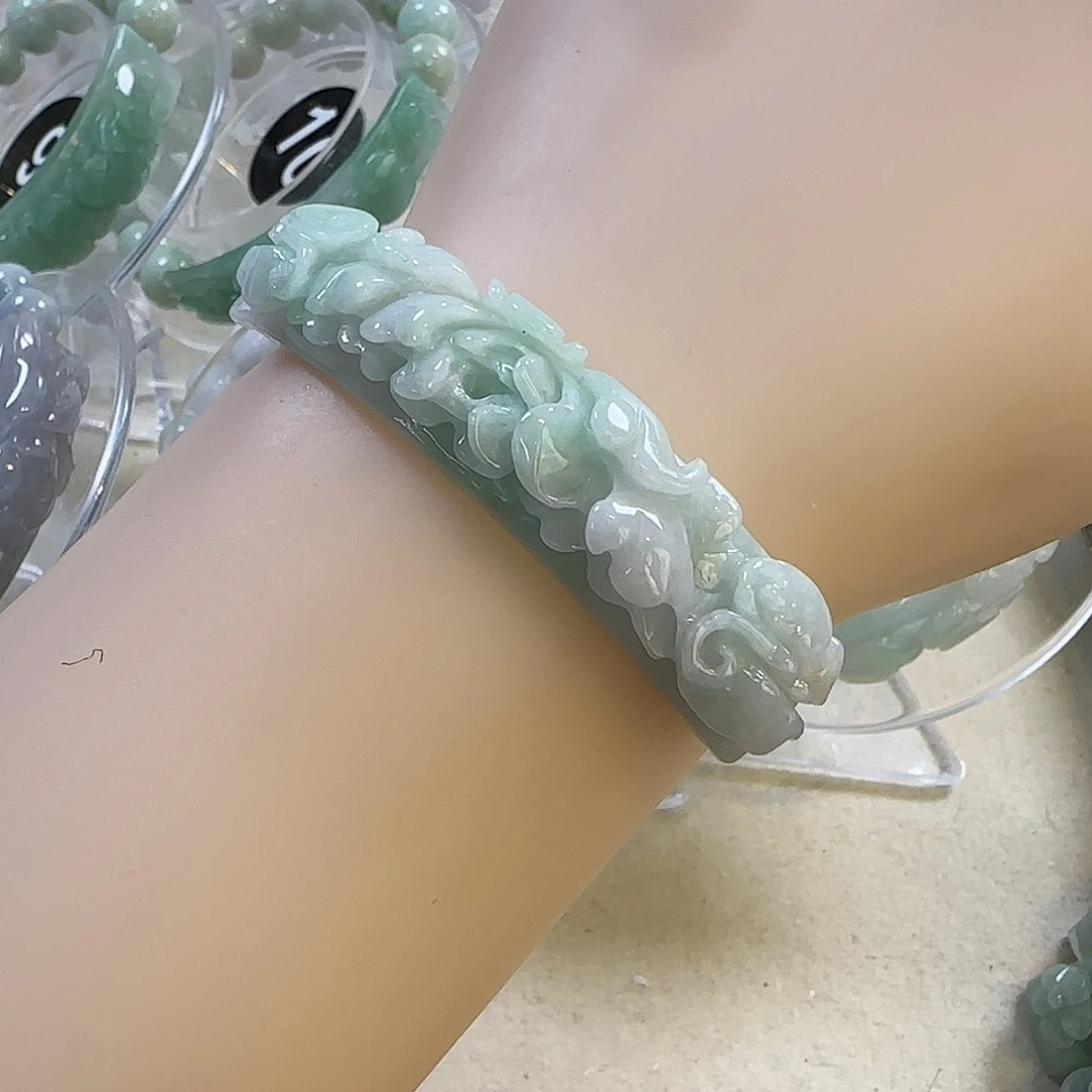 翡翠未镶嵌颈饰手牌5764
