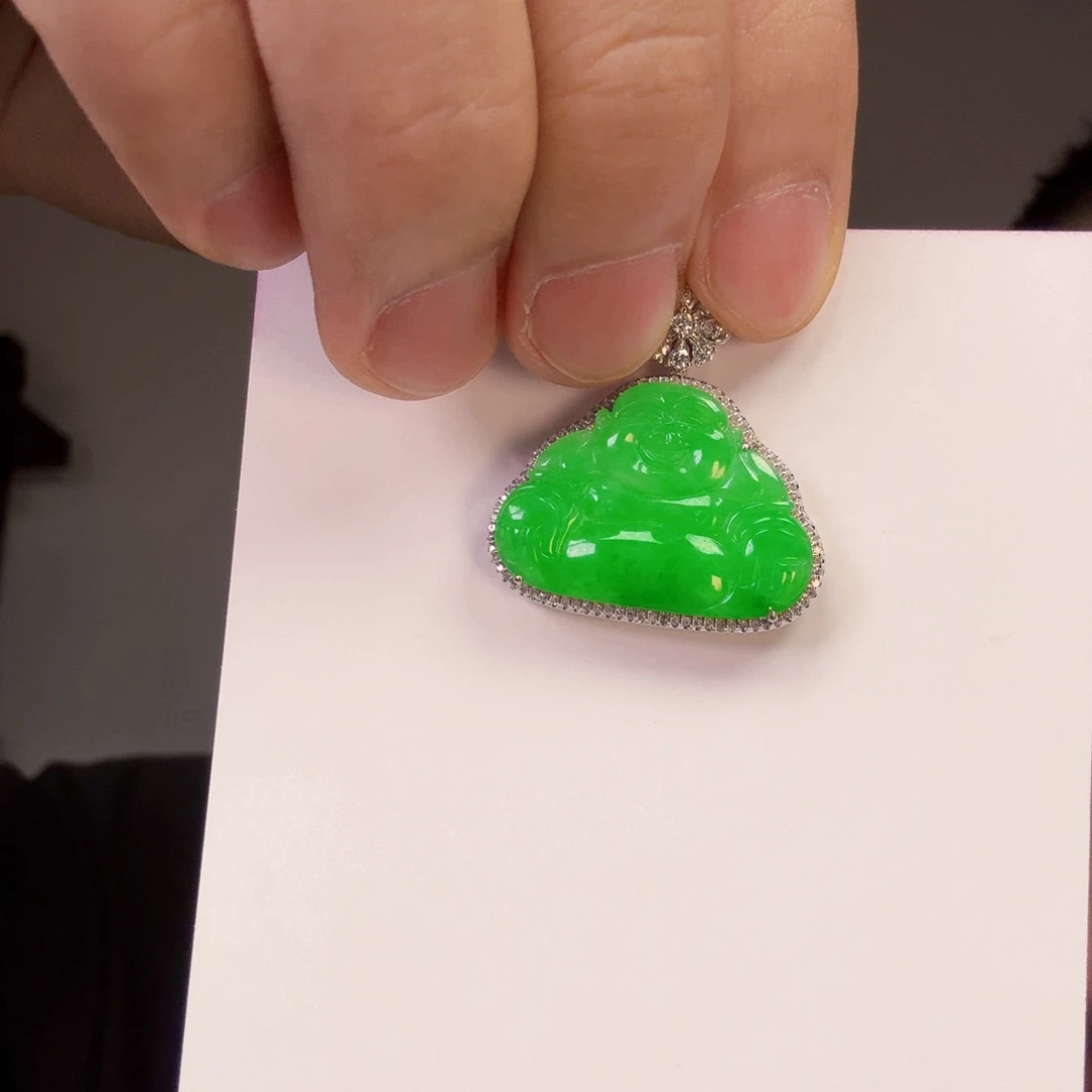 翡翠18K金镶嵌颈饰ヽ****′一件