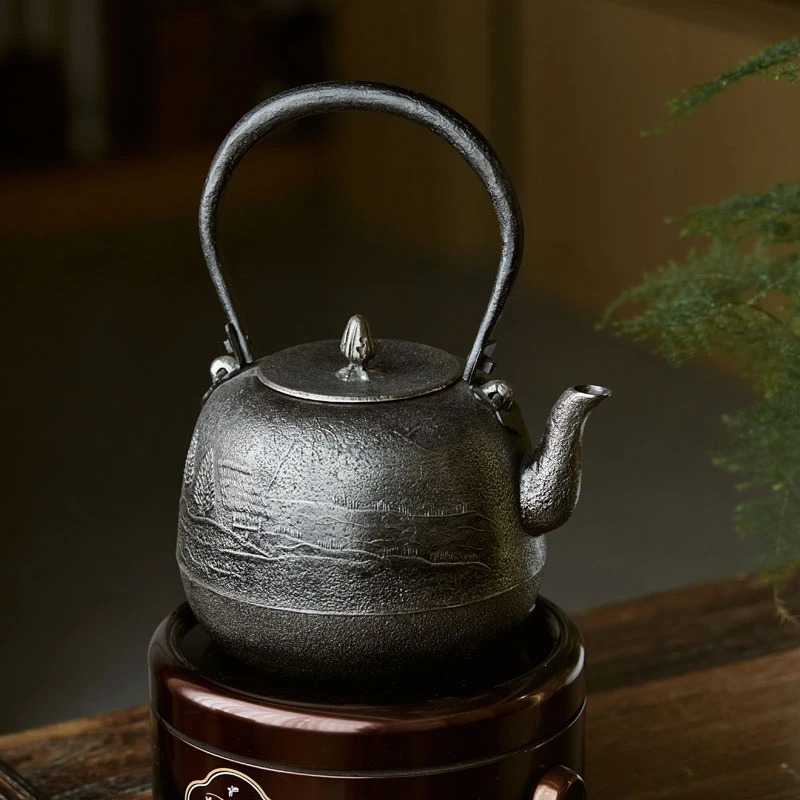 南部铁壶薰山工房1.6L 砂铁枣形山水铁壶NO.81548手工砂铸烧水壶